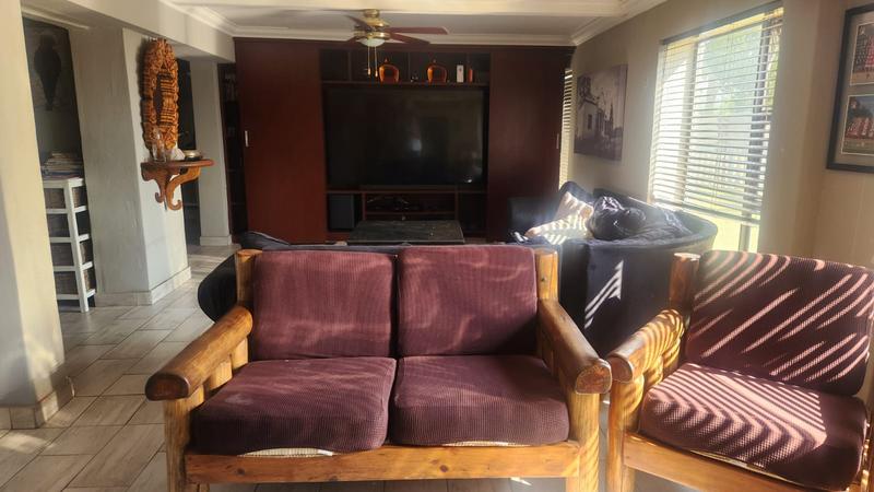 4 Bedroom Property for Sale in Kwaggafontein Free State